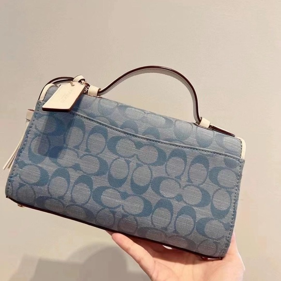 ❤️COACH KLEO Top Handle In Signature Chambray ~ NWT C8513 $398 - Picture 2 of 10